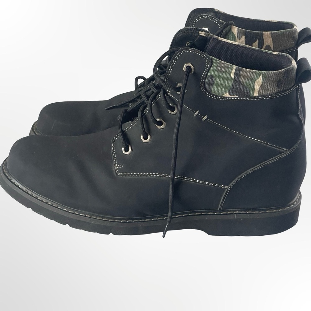 Calto 2" heightened Black Camouflage Men's Boots in size 12